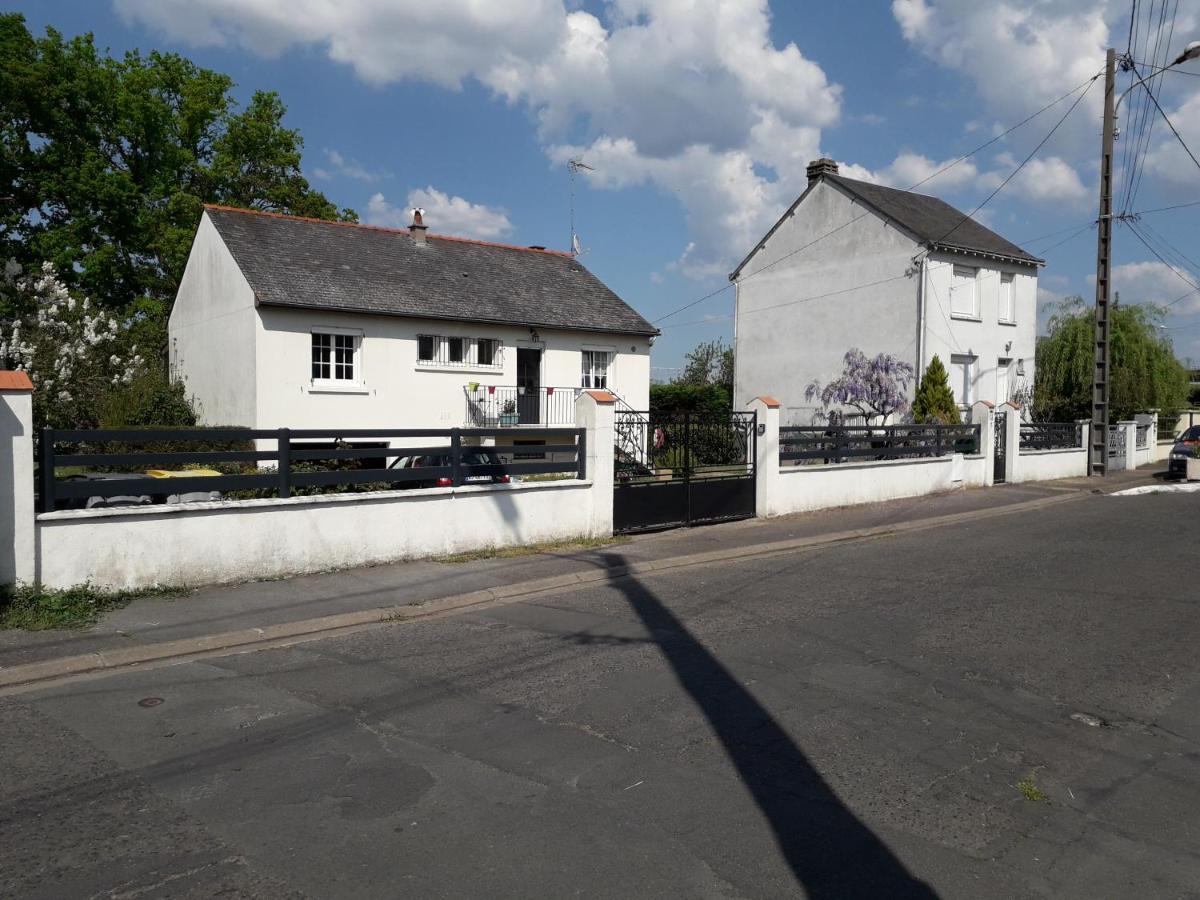 Sur Les Bords De Loire Apartment มงต์ลุยส์-ซูร์-ลัวร์ ภายนอก รูปภาพ